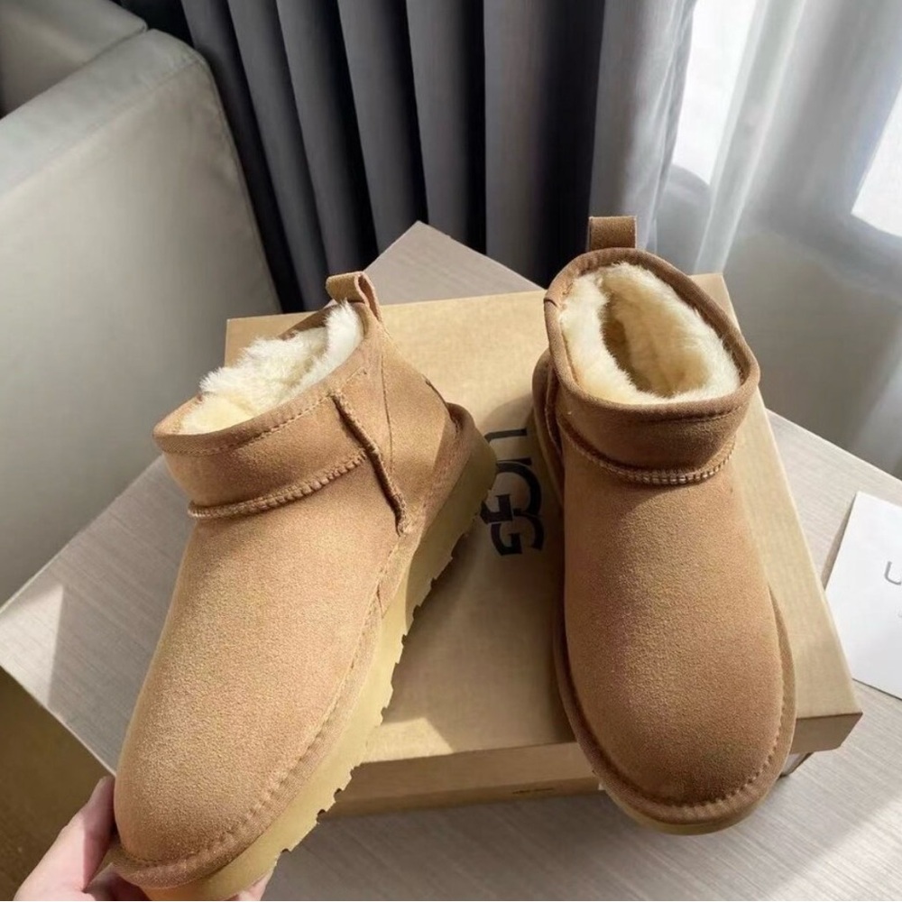 UGG Classic Ultra Mini II NWT
